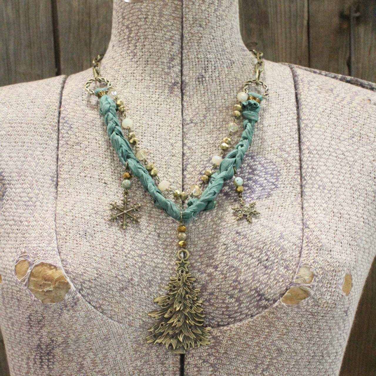 Oh Christmas Tree Sari Layered Necklace