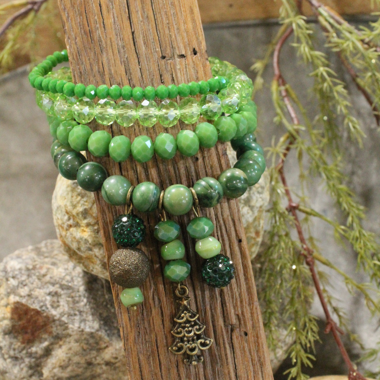 Lighting Up The Christmas Tree Green Bracelet Set
