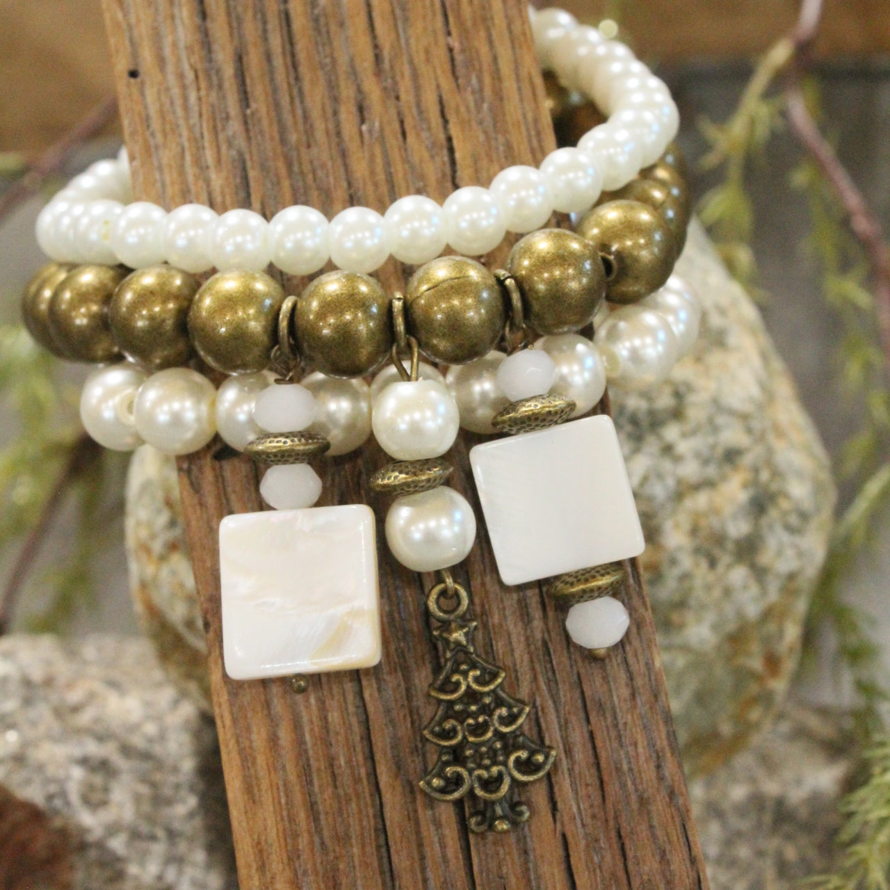 Lighting Up The Christmas Tree Pearl Bracelet Set