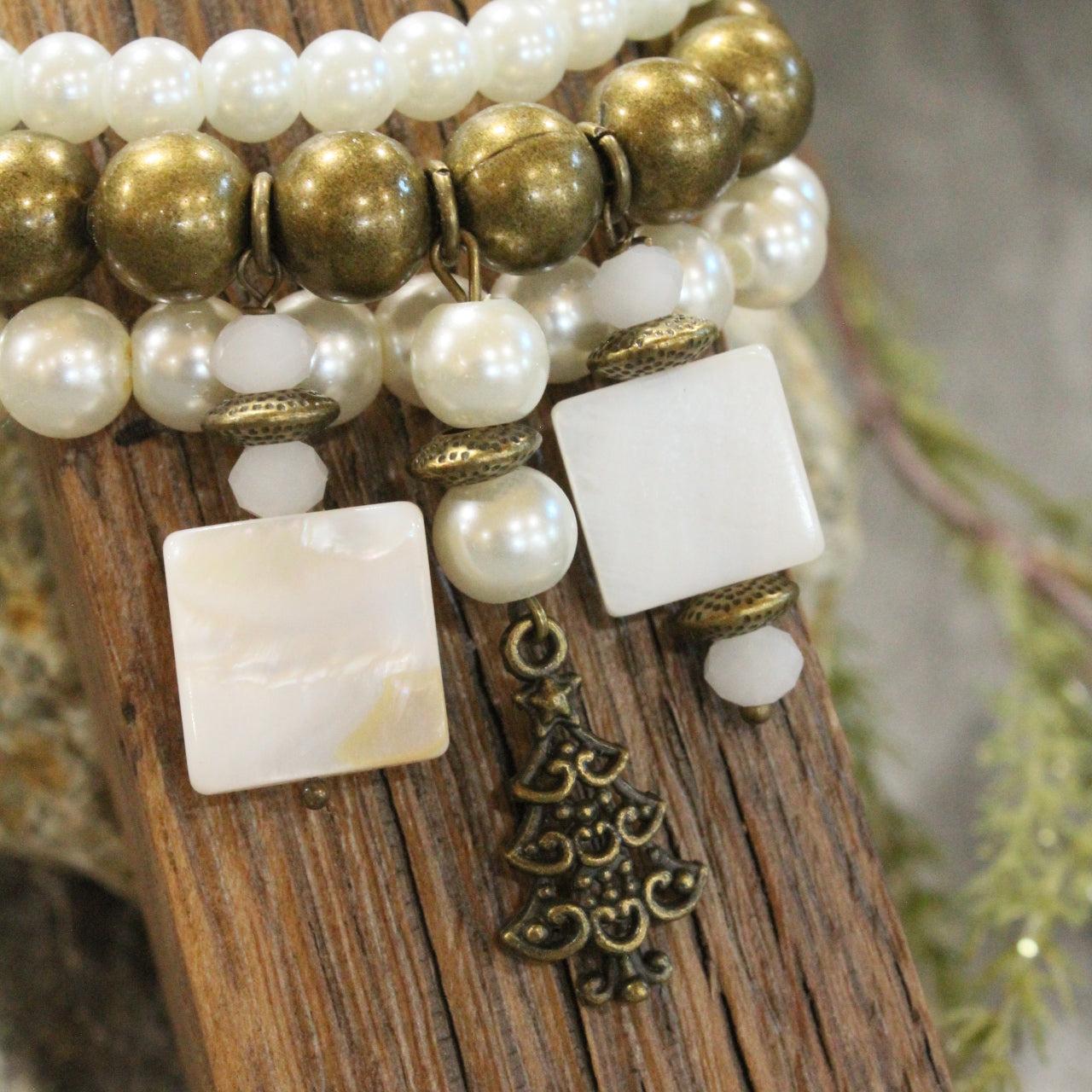 Lighting Up The Christmas Tree Pearl Bracelet Set