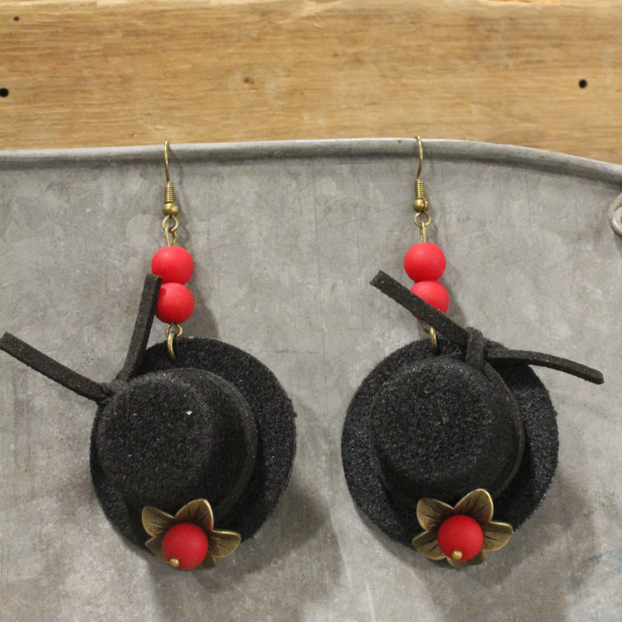 Frosty The Snowman Magical Hat Dangle Earrings