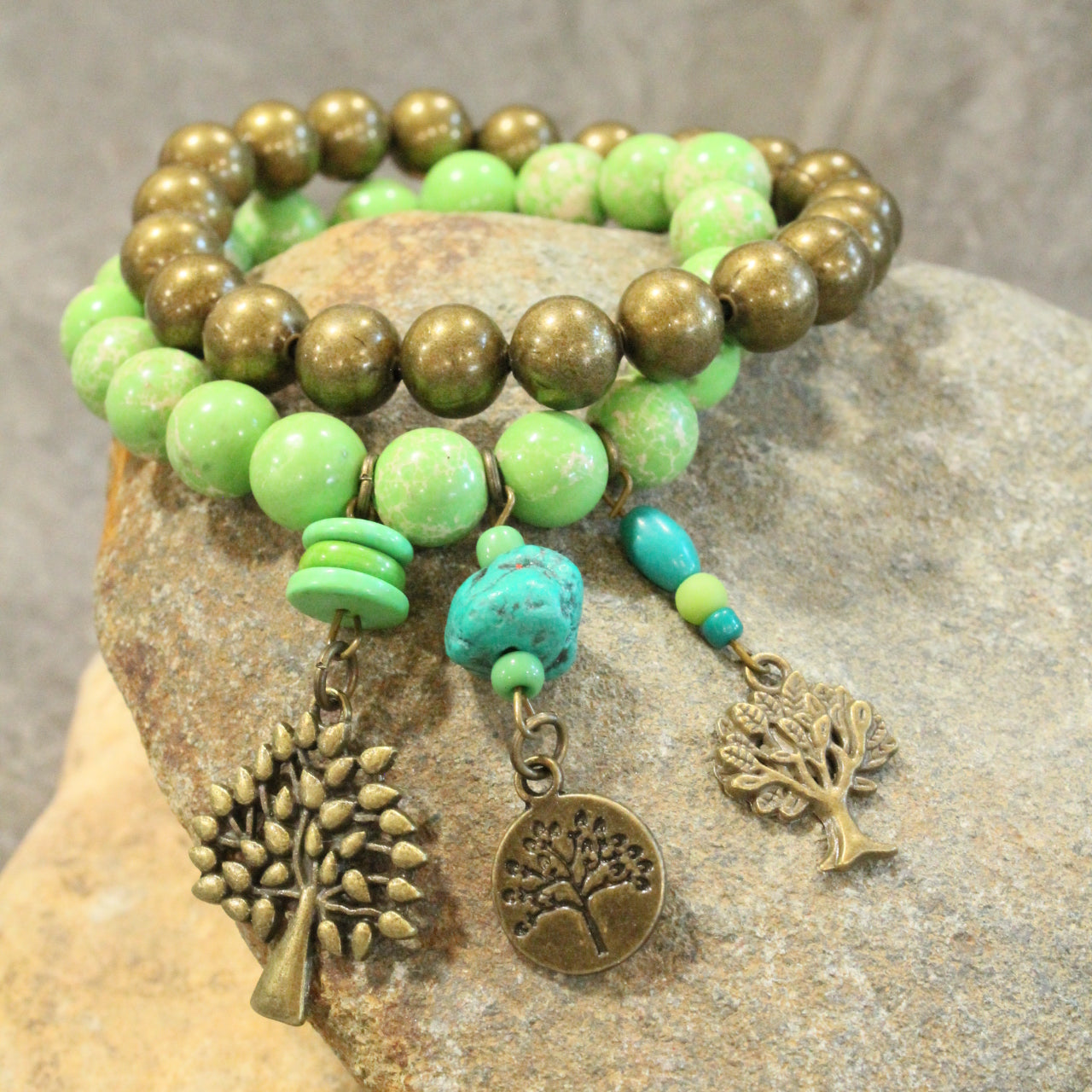 Picking Apples In Summertime Stretch Bracelet Set