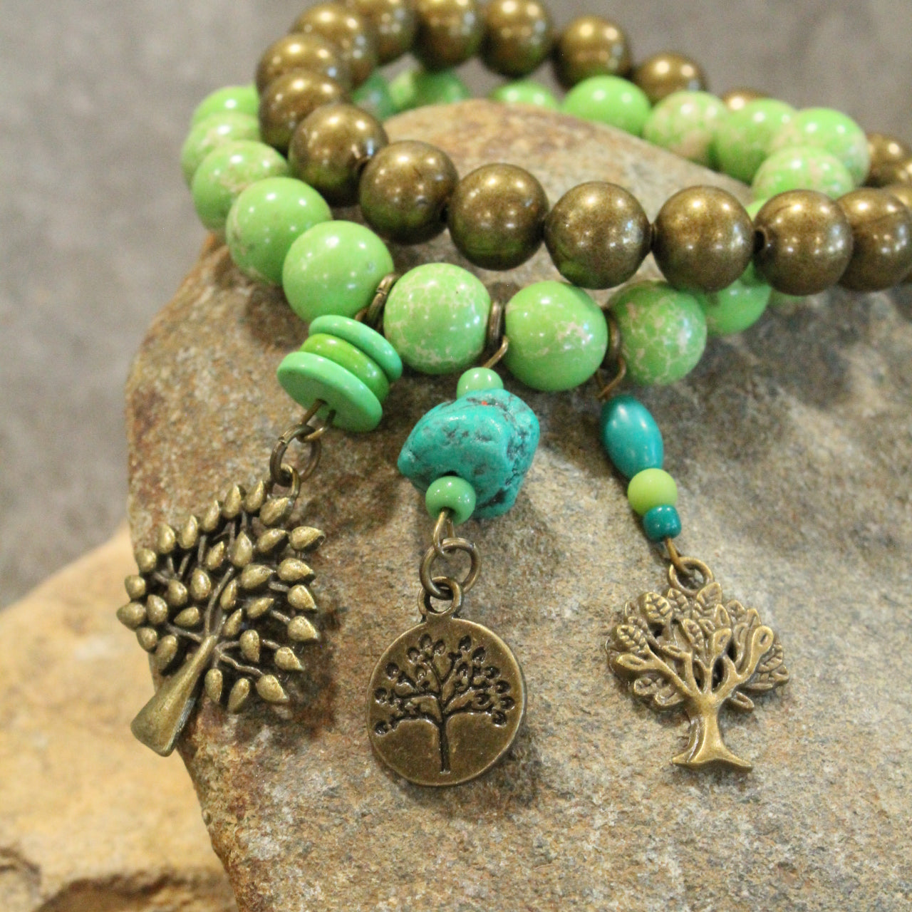 Picking Apples In Summertime Stretch Bracelet Set