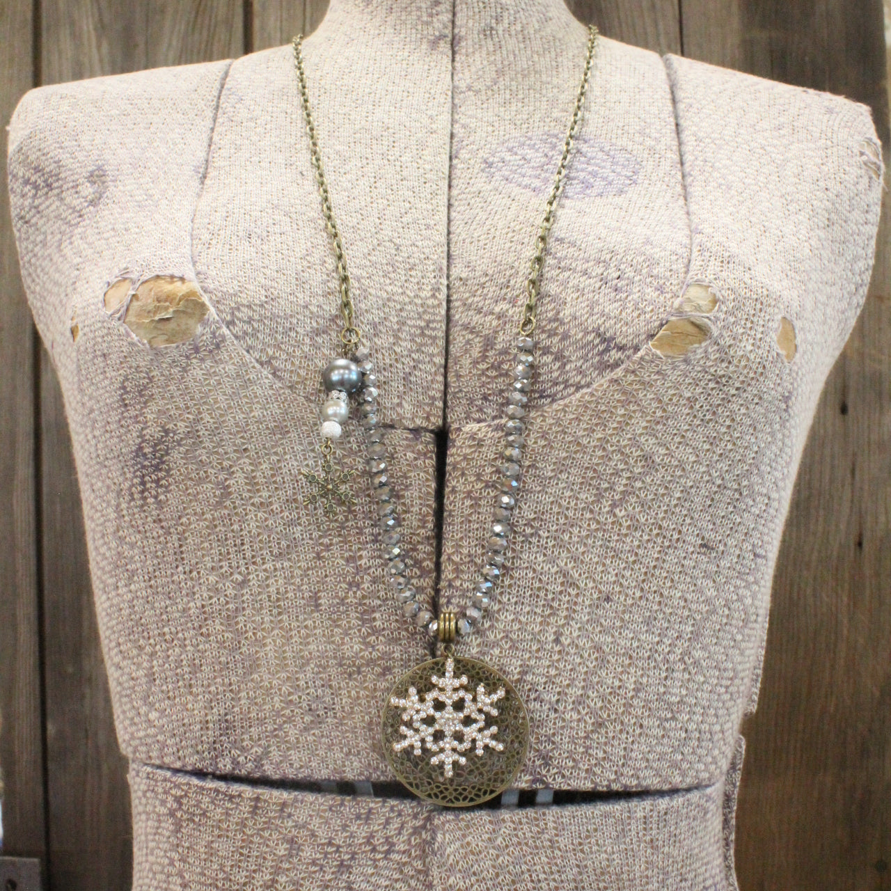 Snowflakes Falling Classy Necklace