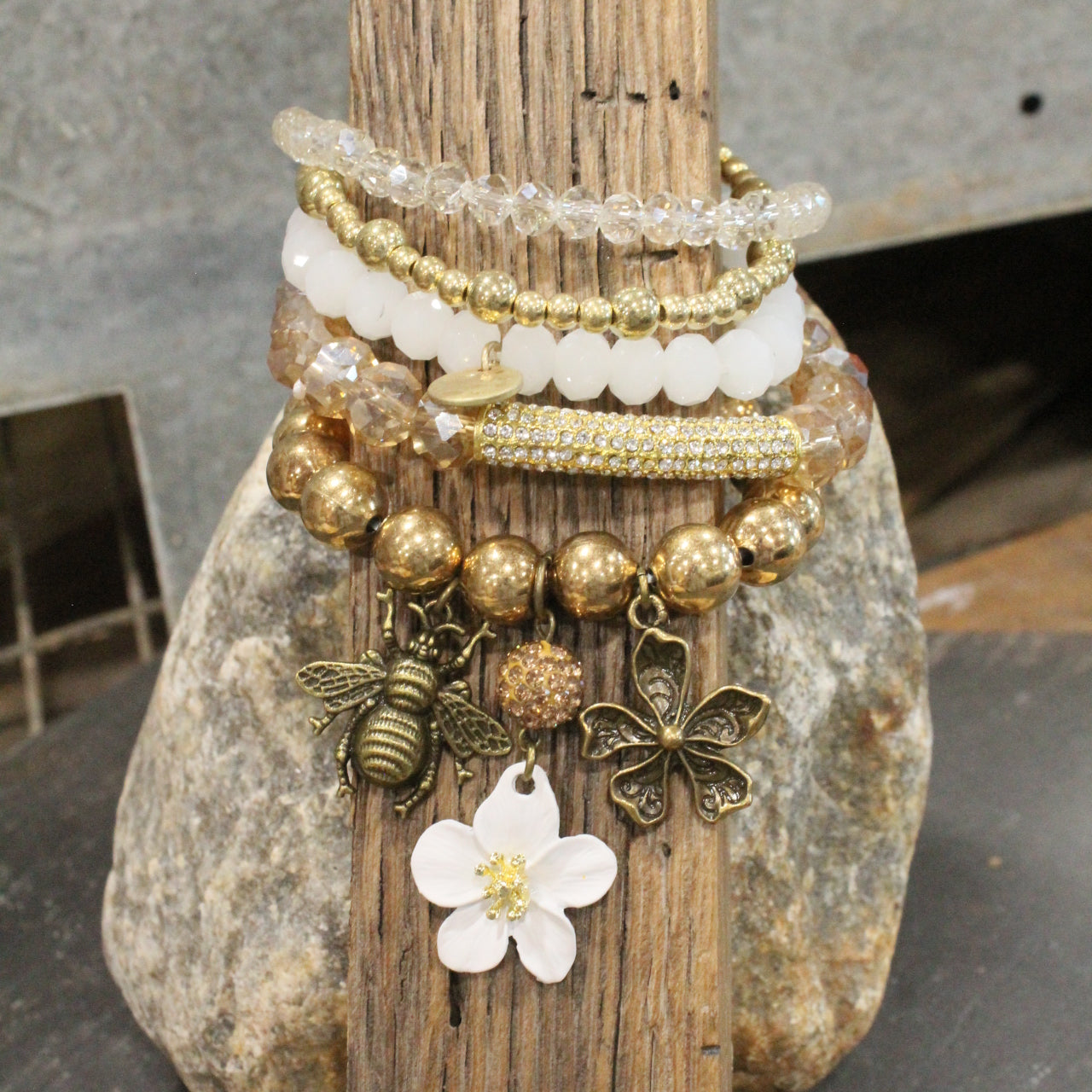 Power In The Flower Dazzling Bee Bracelet Set