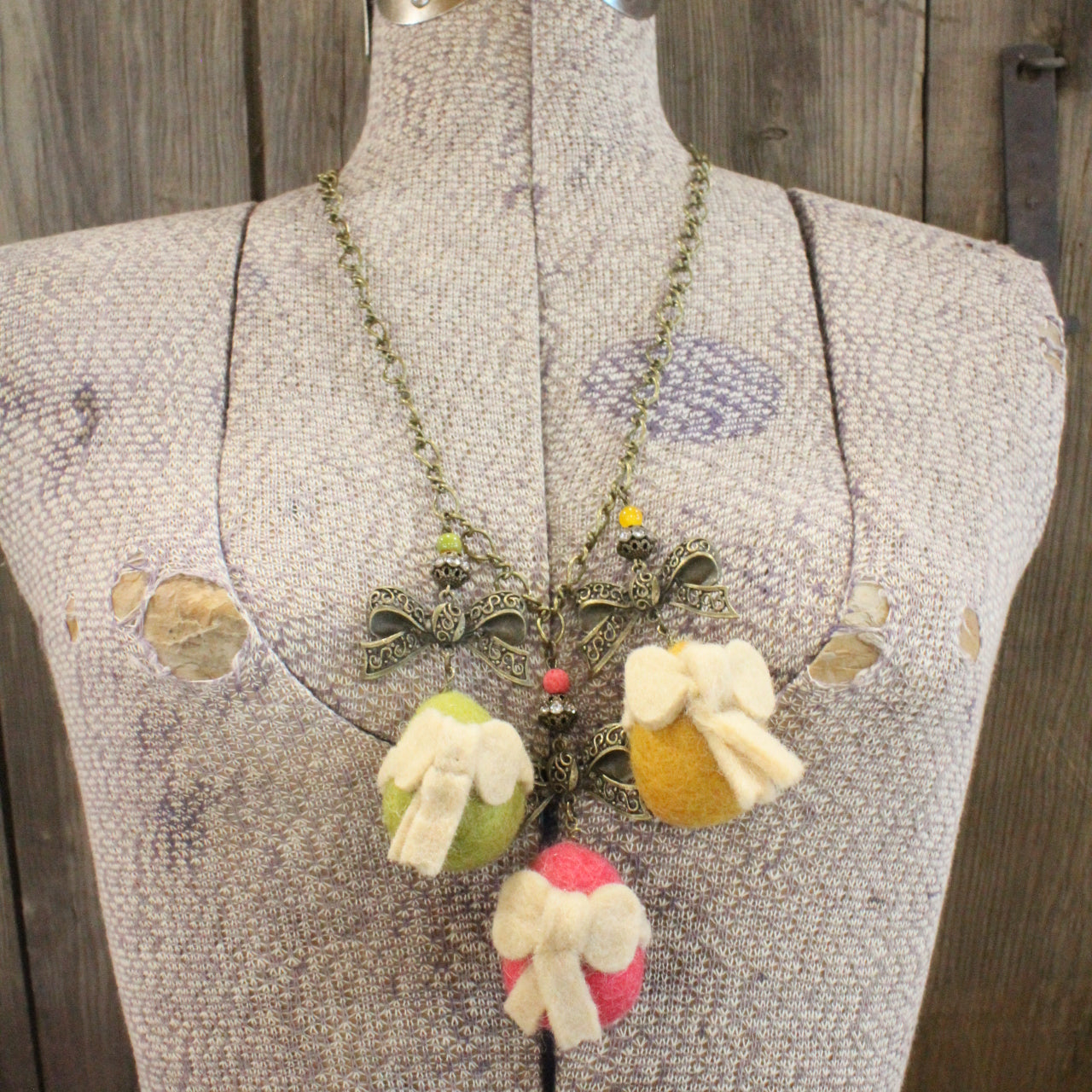 Bow Tie Beauties Egg Charming Necklace