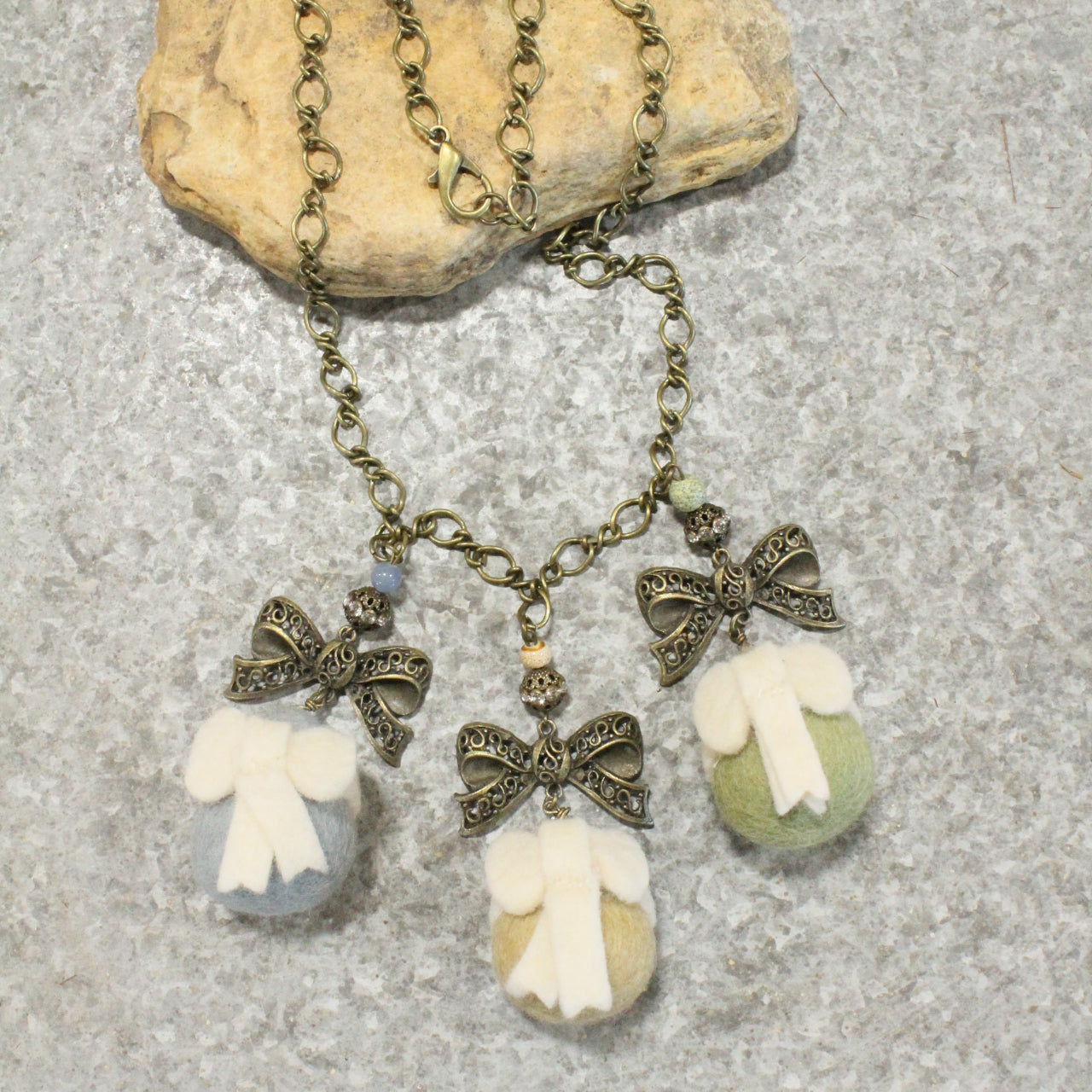 Bow Tie Beauties Egg Warm Eggs Charming Necklace