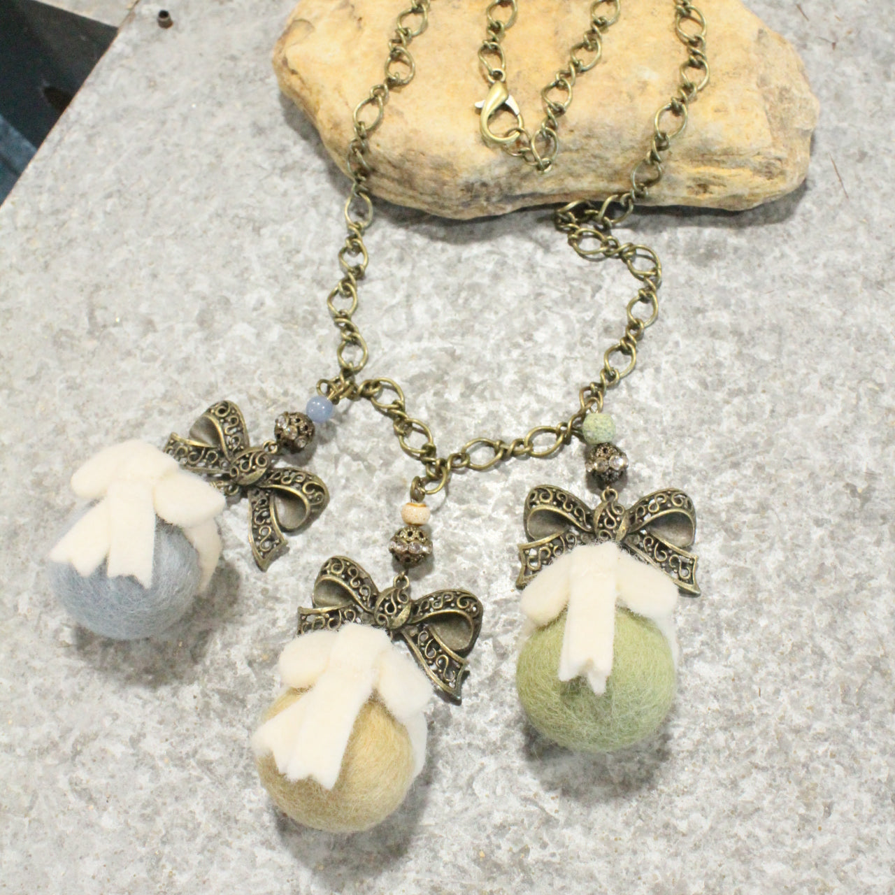 Bow Tie Beauties Egg Warm Eggs Charming Necklace