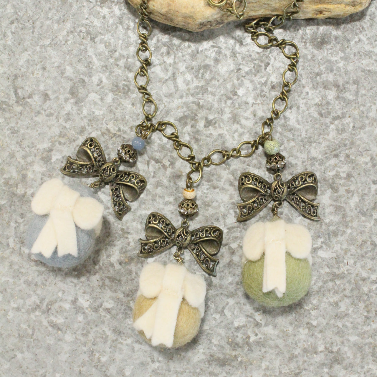 Bow Tie Beauties Egg Warm Eggs Charming Necklace