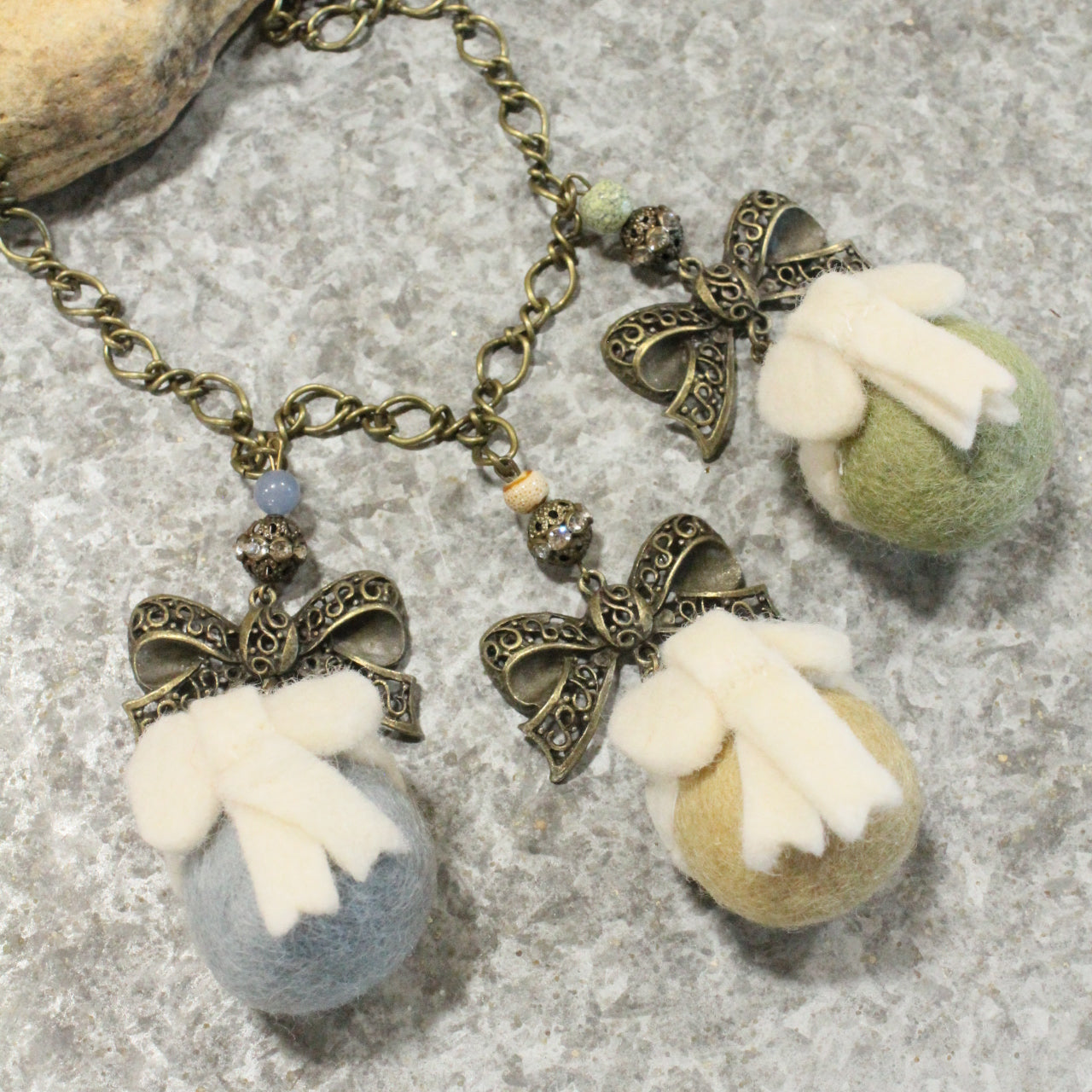 Bow Tie Beauties Egg Warm Eggs Charming Necklace