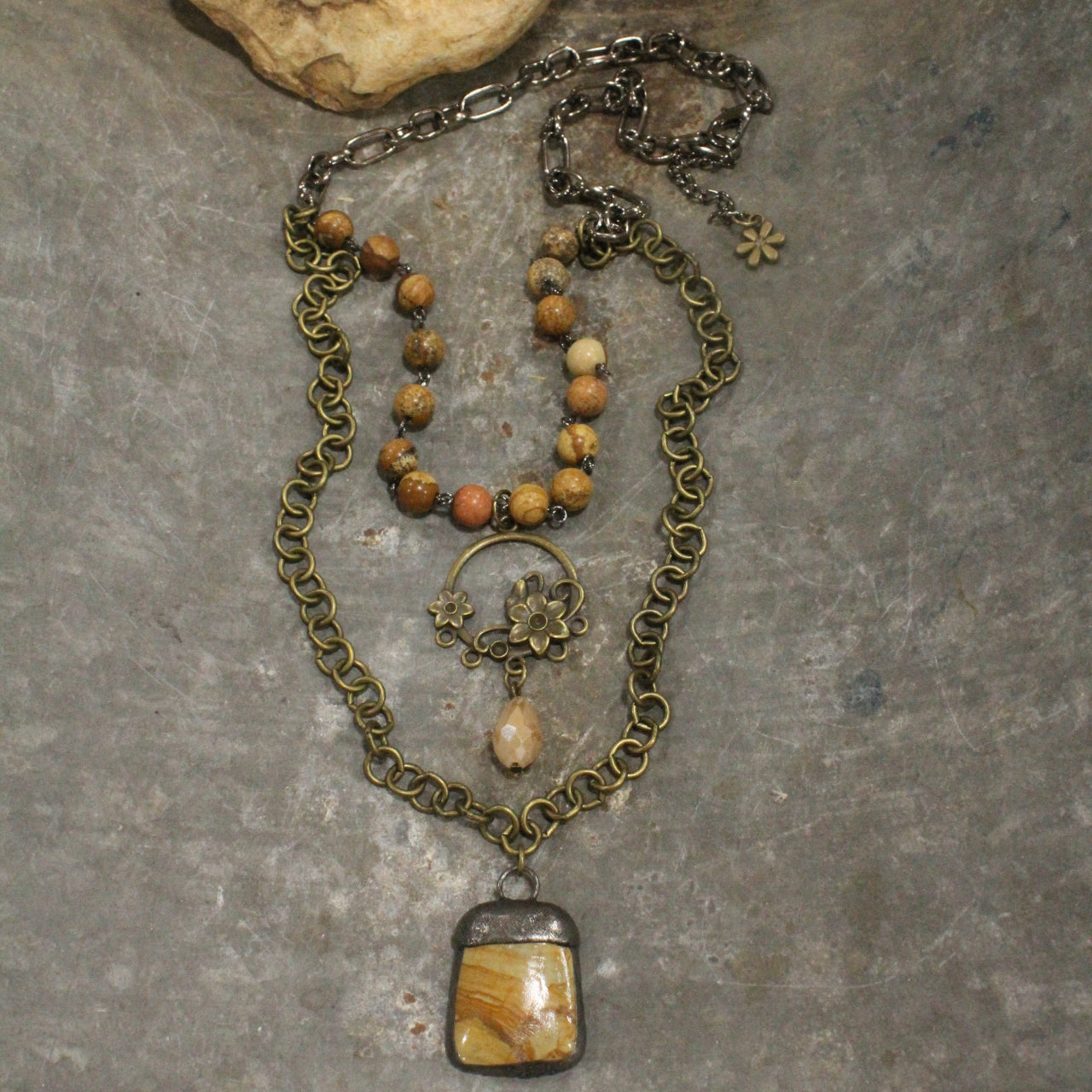 Mixed Metals & Natural Stone Pendant Drop Floral Necklace