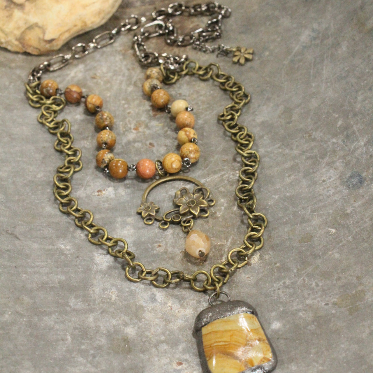 Mixed Metals & Natural Stone Pendant Drop Floral Necklace