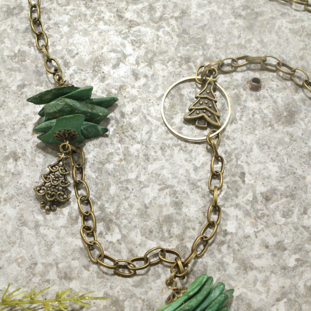 Oh Christmas Tree Vintage Pendant Necklace