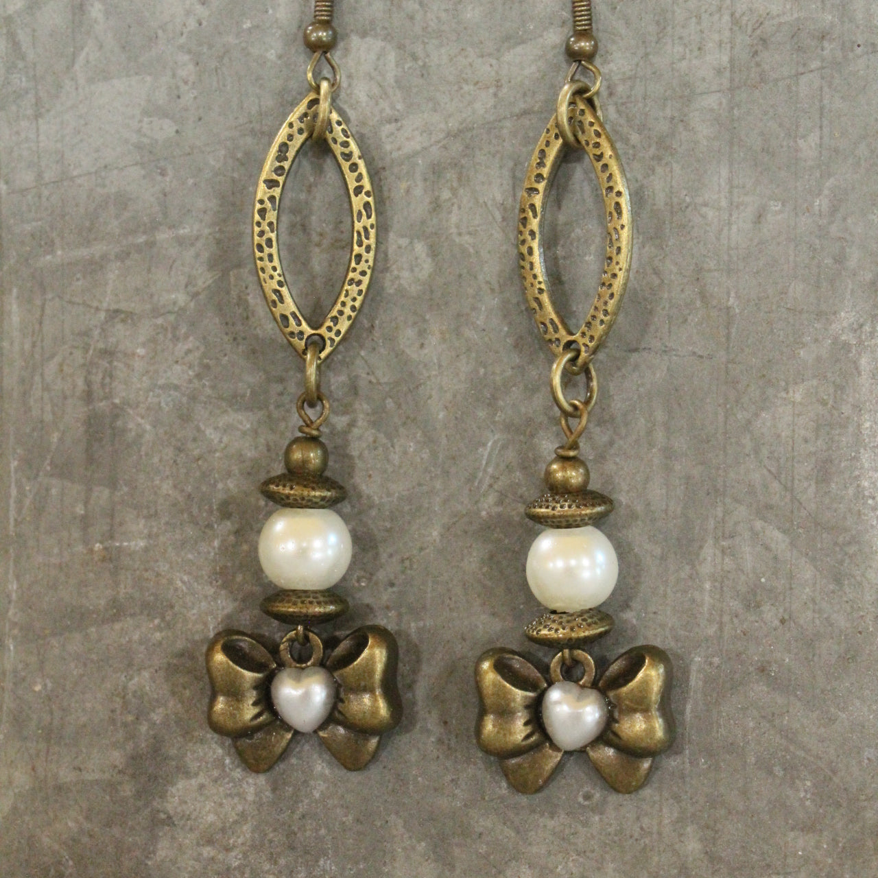 Pearls & Bow Ties Pendant Drop Earrings