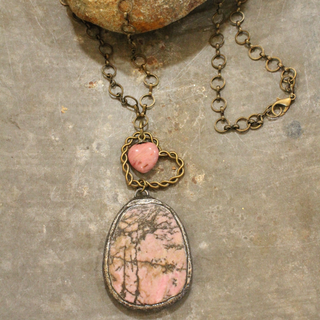 Vintage Camo Pink Stone Drop Heart Necklace