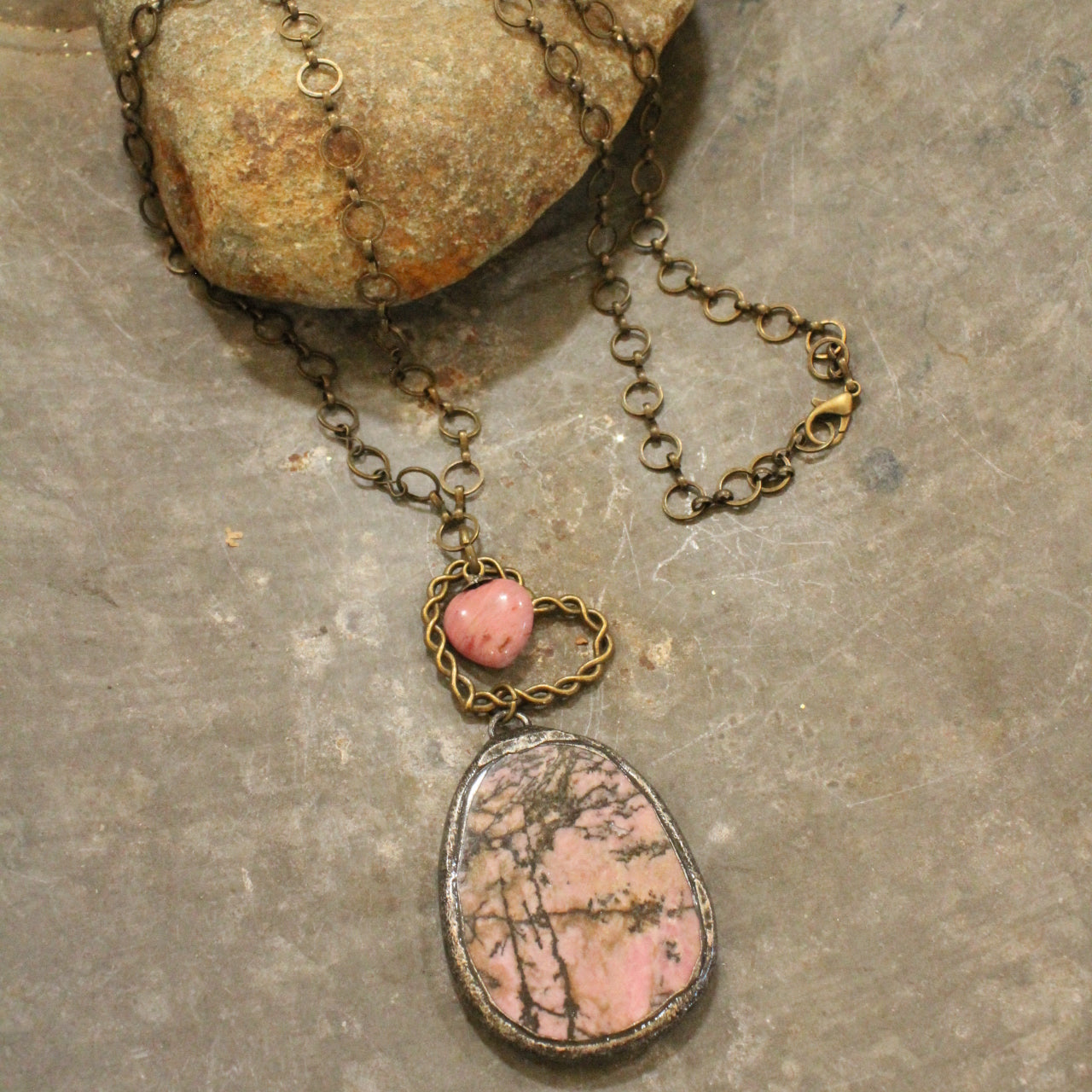 Vintage Camo Pink Stone Drop Heart Necklace