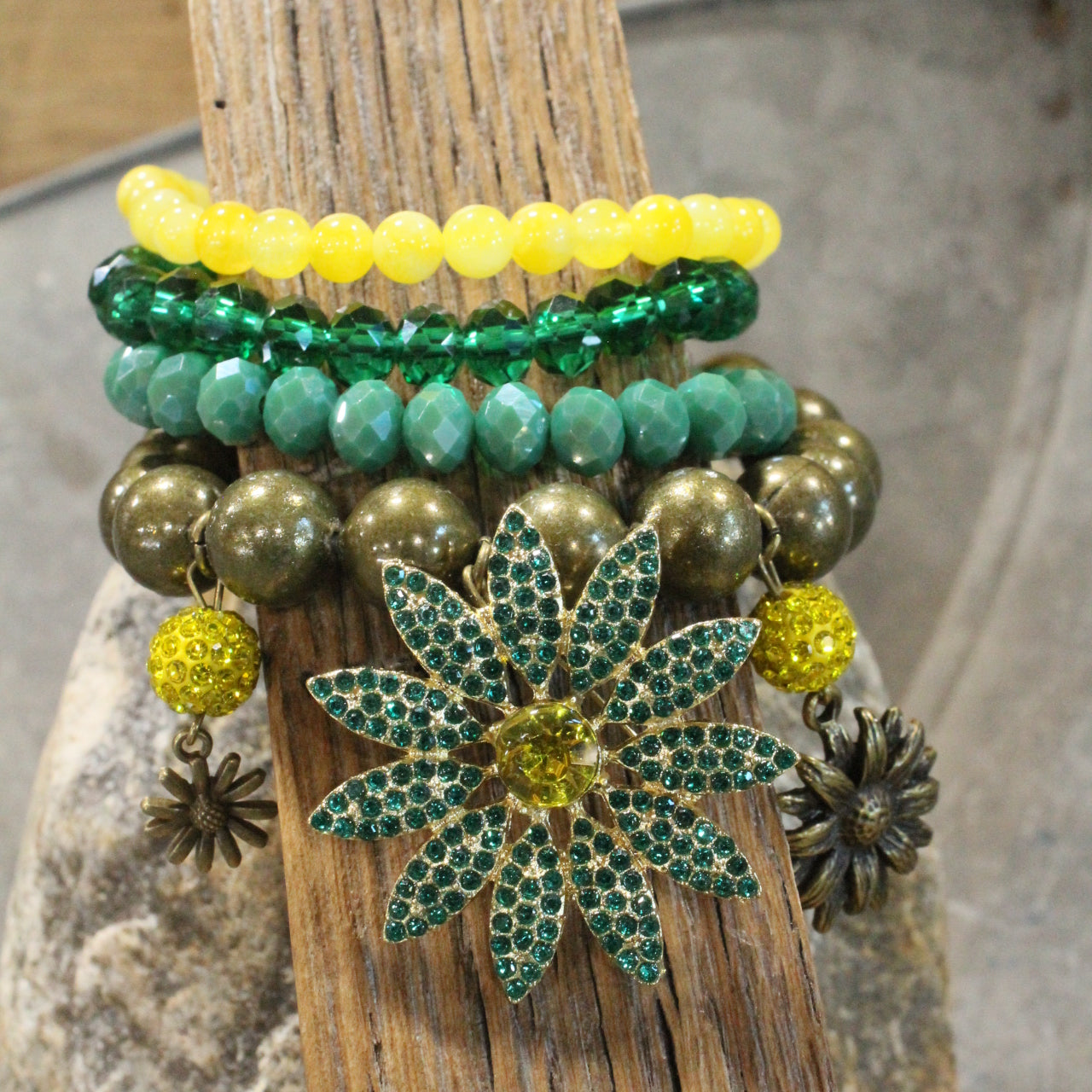 Shasta Daisy Kind Of Day Bracelet Set