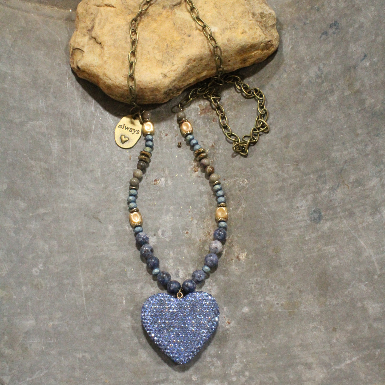 Retro Blue Dazzling Heart & Stone Bead Necklace