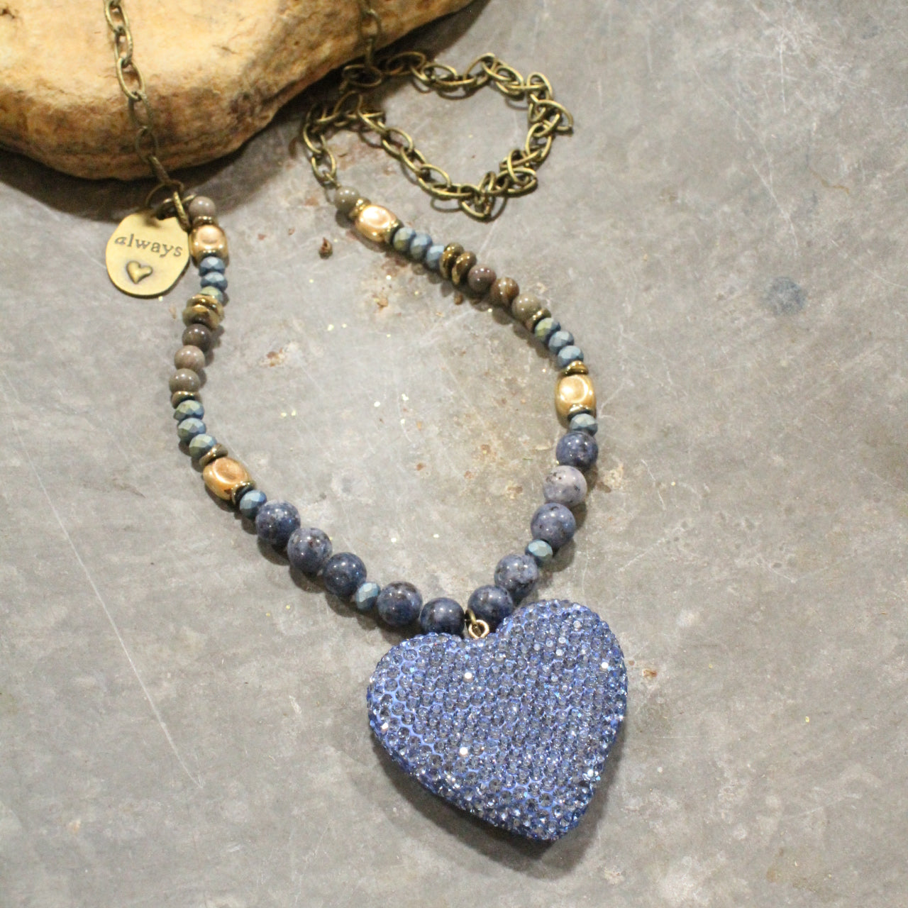 Retro Blue Dazzling Heart & Stone Bead Necklace