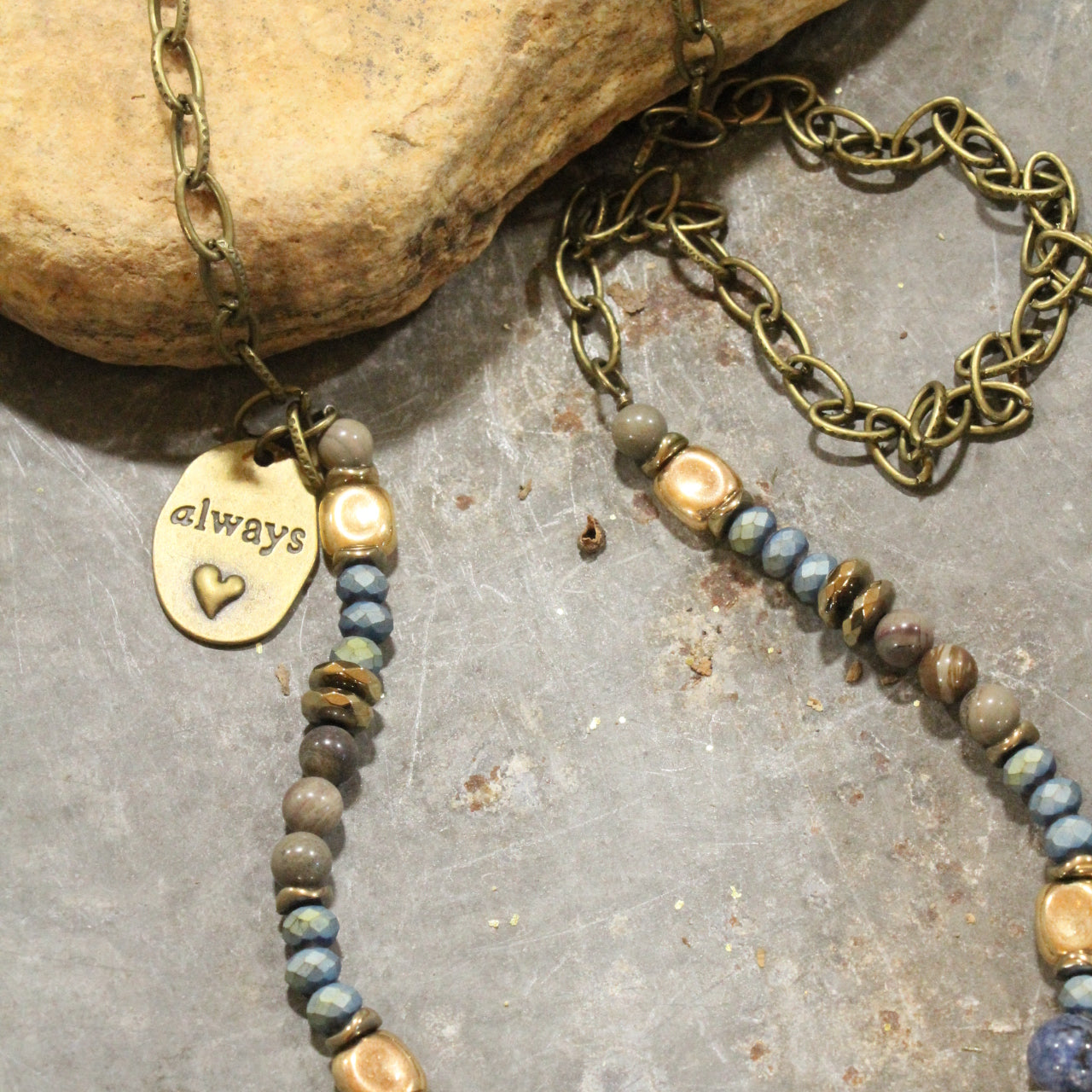 Retro Blue Dazzling Heart & Stone Bead Necklace