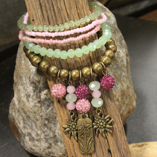 Smell The Iris Garden Green Bracelet Set