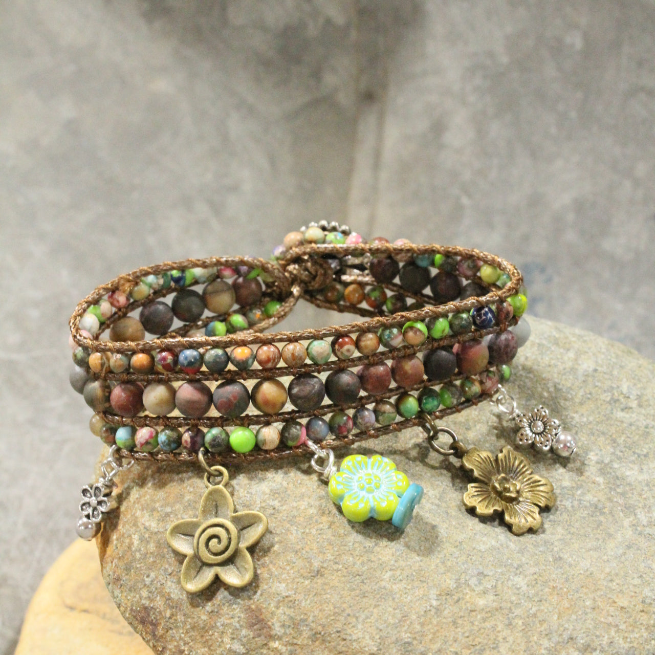 Groovy & Fun Flower Charming Leather Bracelet