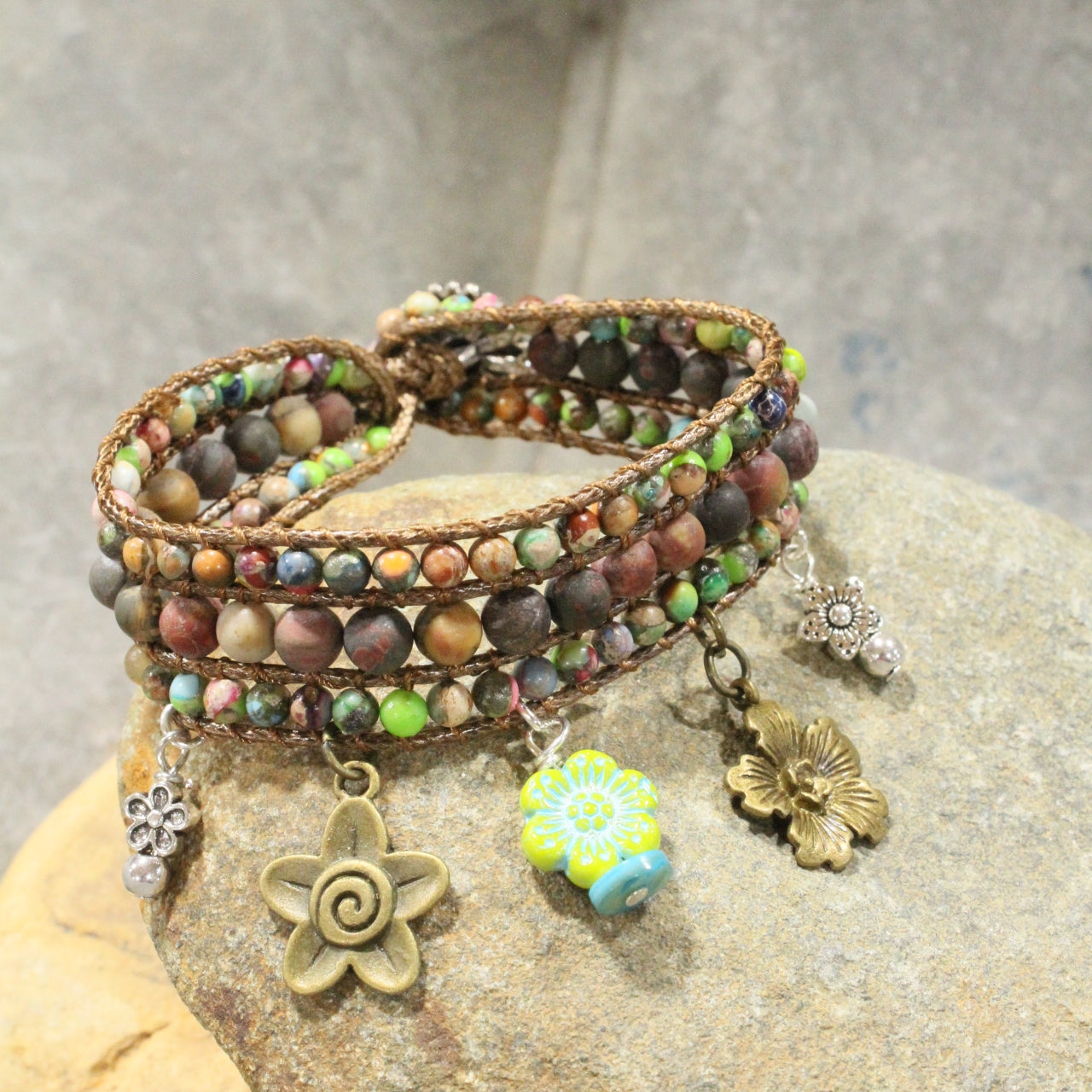 Groovy & Fun Flower Charming Leather Bracelet