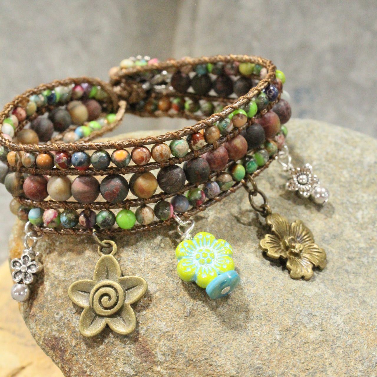 Groovy & Fun Flower Charming Leather Bracelet