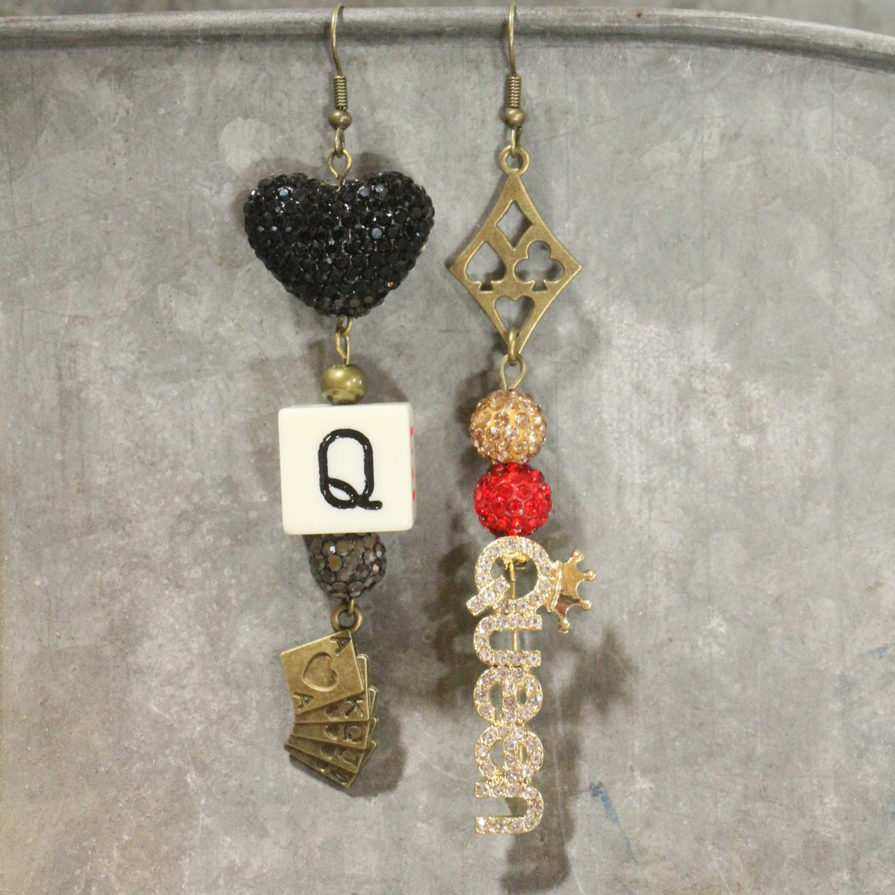 Queen Of Heart Dangle Earrings