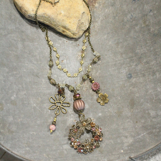 Sparkling Flowers Mauve Metal Flower Charmers Necklace