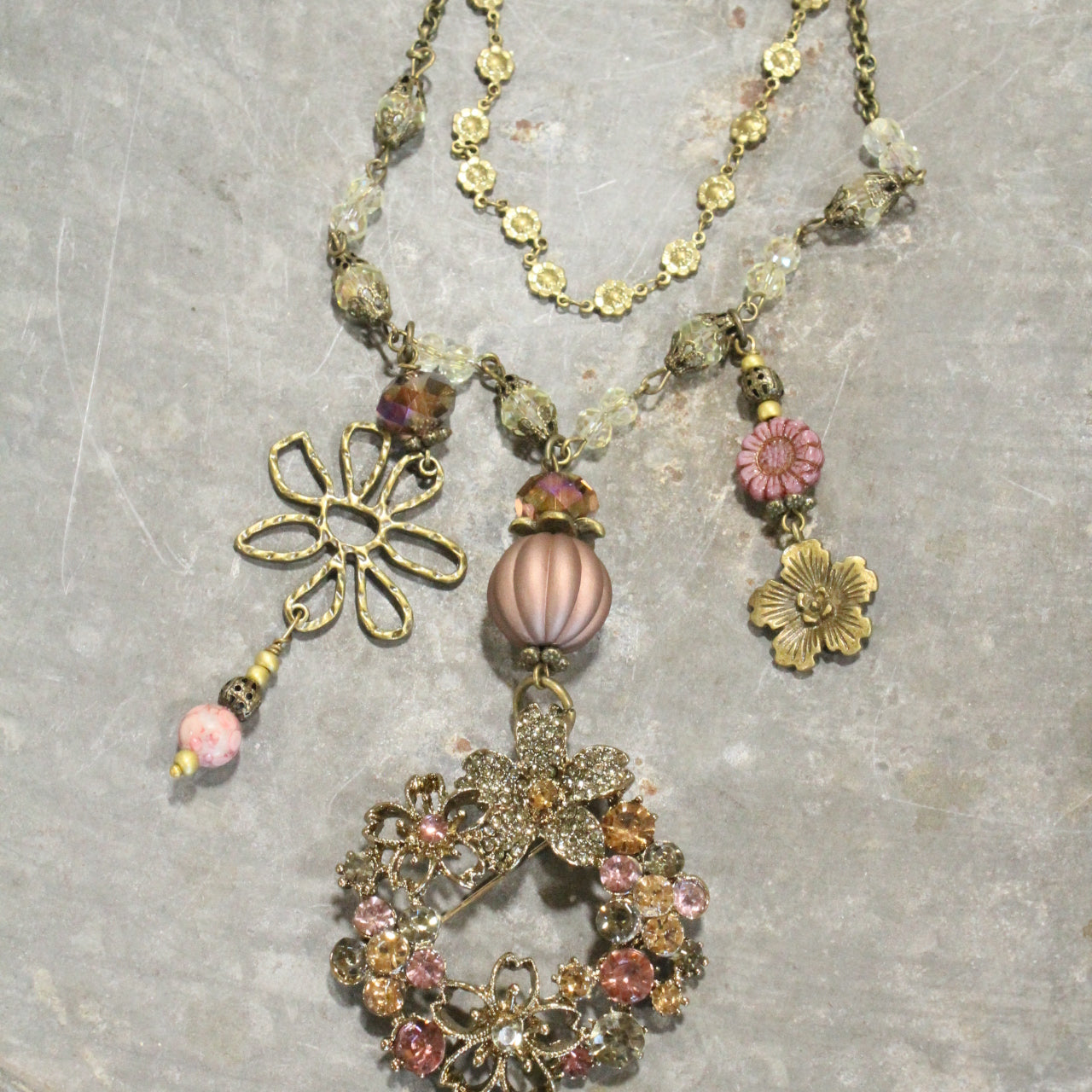 Sparkling Flowers Mauve Metal Flower Charmers Necklace